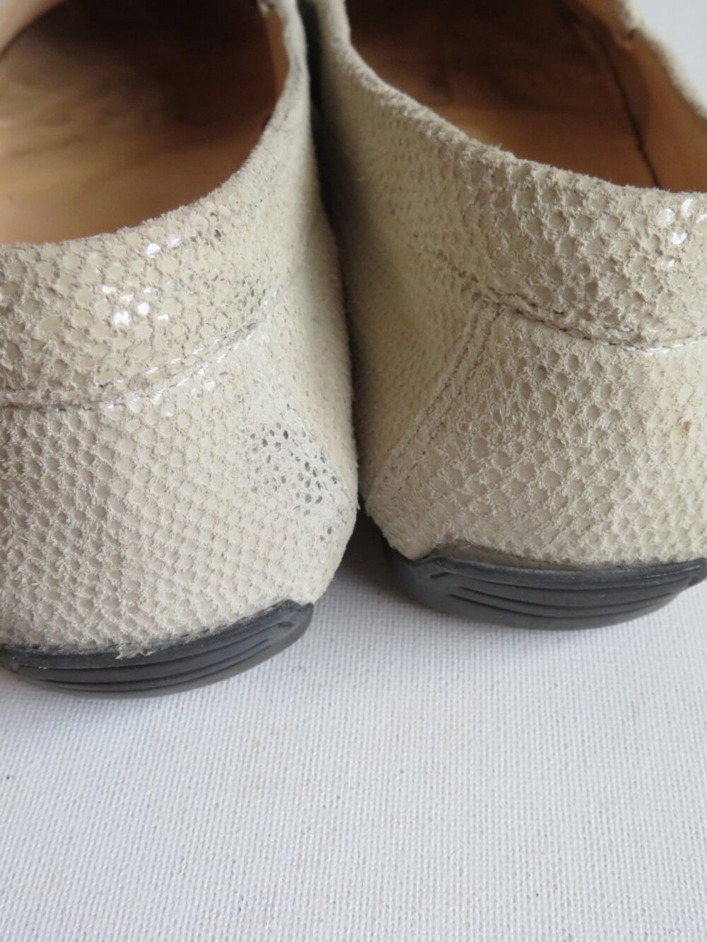 Vaneli Slip On Loafers Metallic White Ivory Women's 8 M - Picture 11 of 11